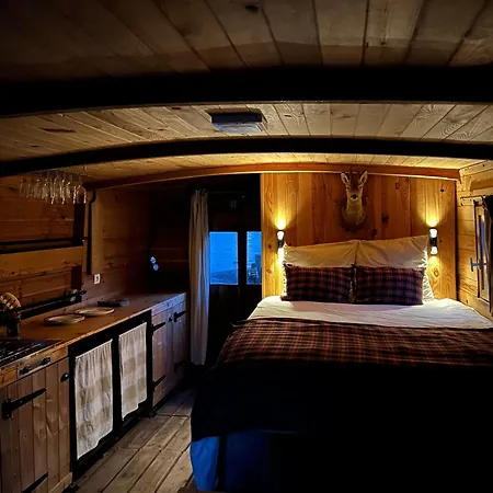 Toue Cabanée Romantique - Vue Maine Et Château - Centre Bateau-hôtel *