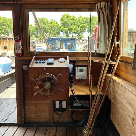 Bateau-hôtel Toue Cabanée Romantique - Vue Maine Et Château - Centre *